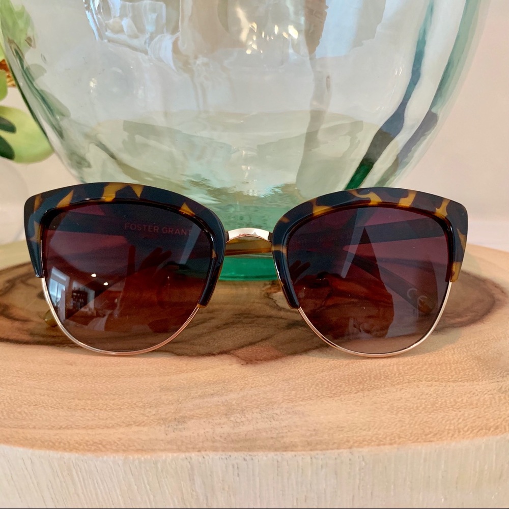 NWOT - Foster Grant Sunglasses